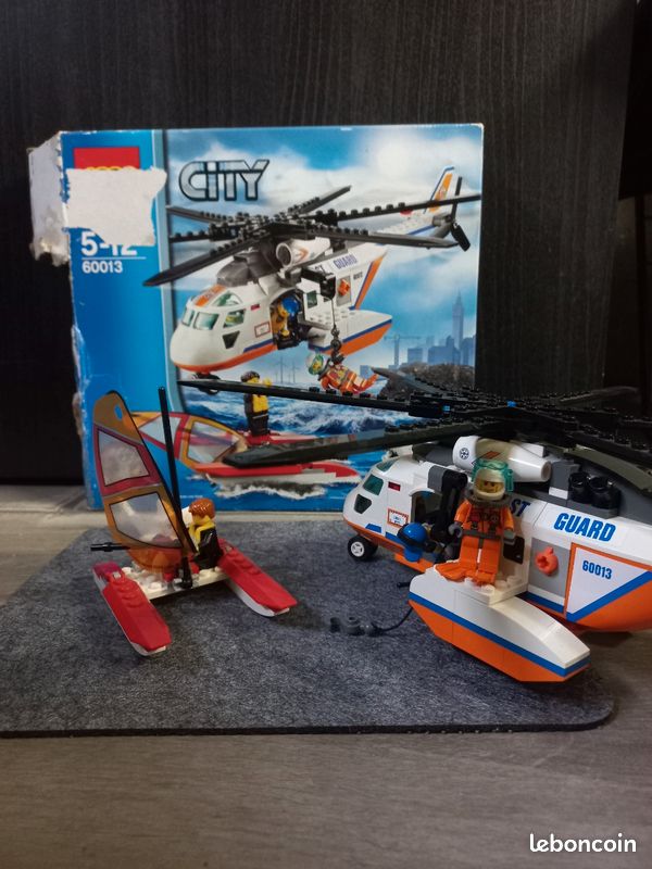 LEGO Hélicoptère garde côte (image 1)
