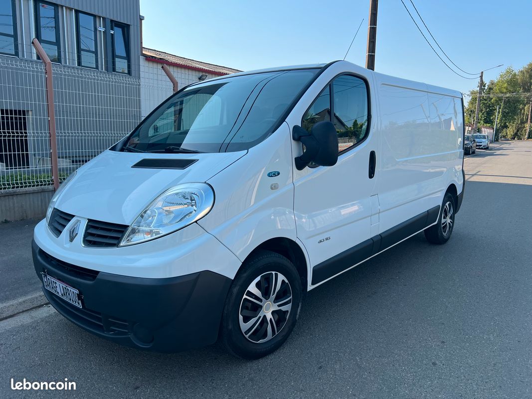 Renault trafic 2.0 l dci 115 cv (image 1)