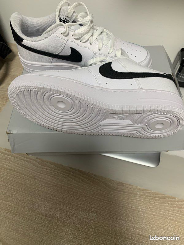 Chaussures NIKE air force 1 (image 1)