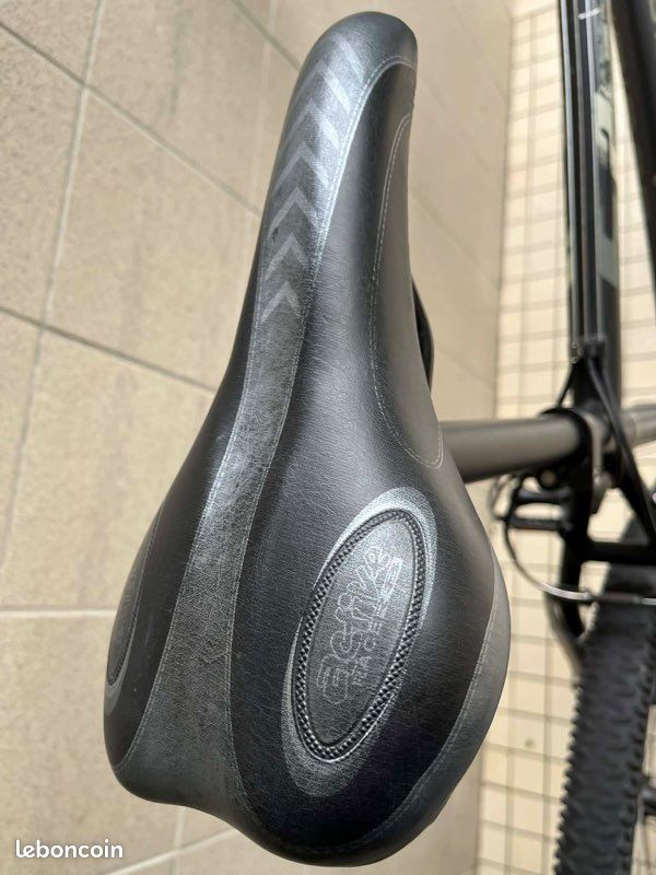 VTT de la marque Rockrider cadre aluminium roues 26 pouces taille M-L (image 10)