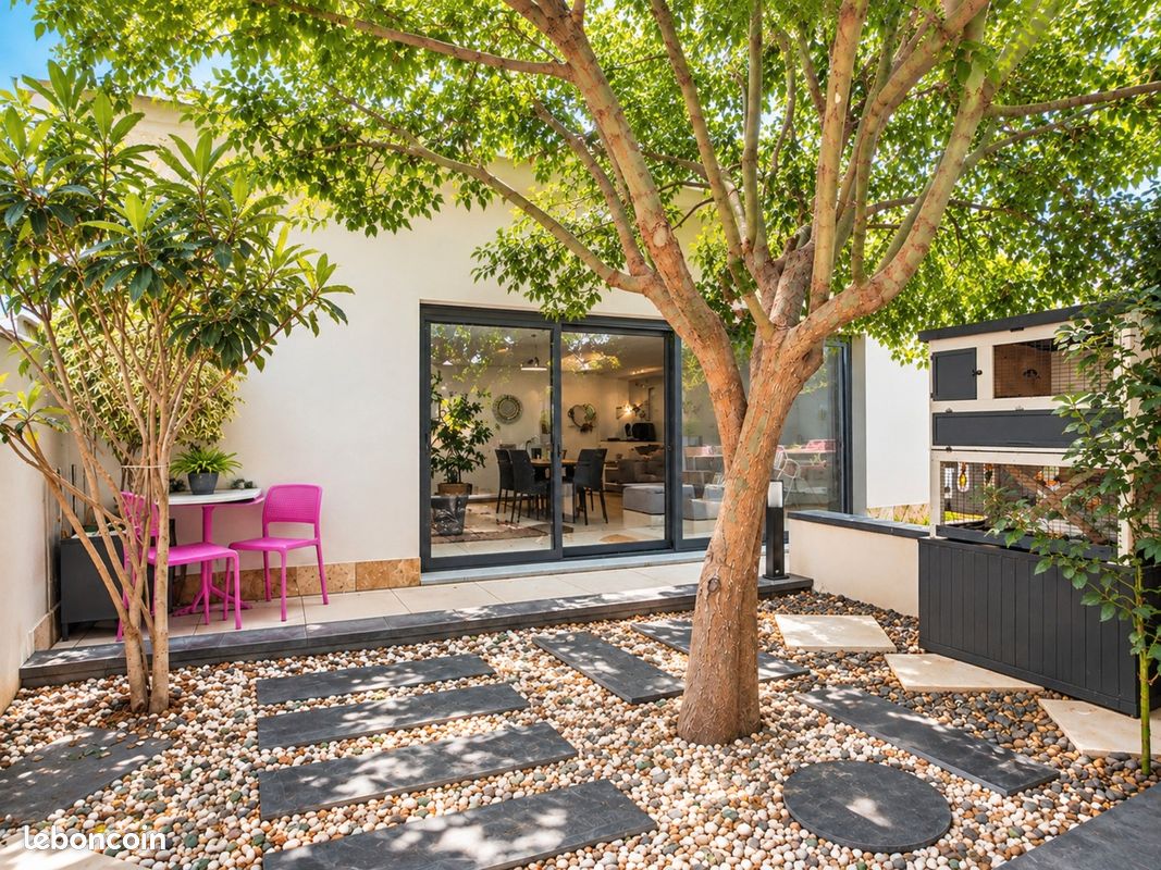 Maison 9 pièces 269 m² · à Saint-Cyprien · 269 m² · 899 000 €