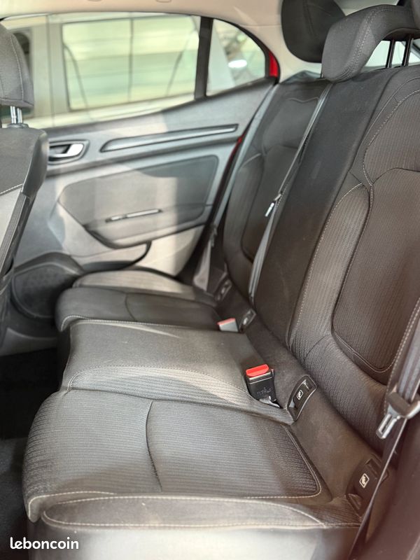 RENAULT Mégane IV Berline Blue dCi 115 EDC Business (image 4)