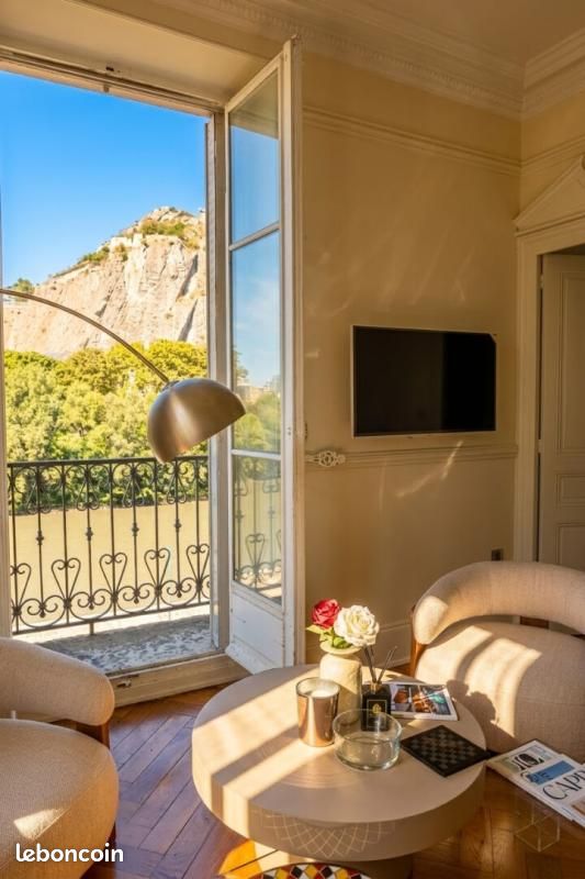 Appartement 3 pièces 82 m² · à Grenoble · 82 m² · 1 950 €/mois