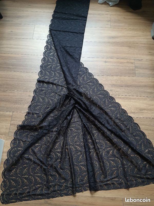 Dentelle noire 140 x 300 (image 5)