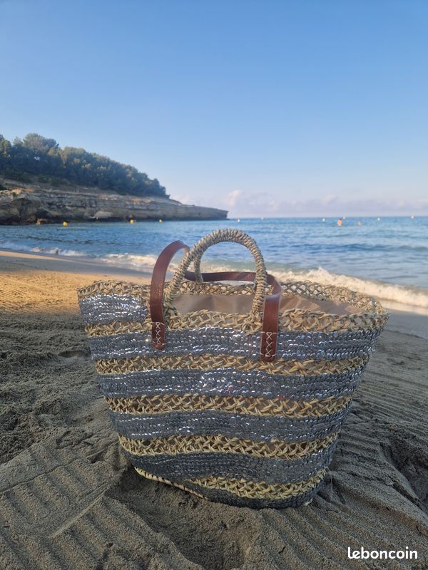 Panier argenté en osier brodé à la main – Sac cabas en paille avec