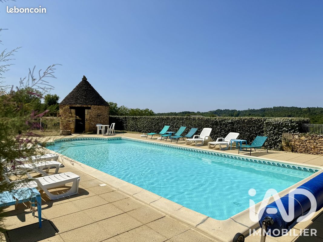 Maison 12 pièces 240 m² · à Saint-André-d'Allas · 240 m² · 470 000 €