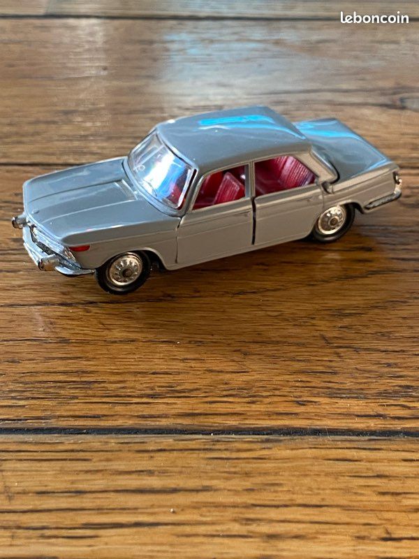 Norev ancien BMW 2000 1/43 No 70 (image 2)