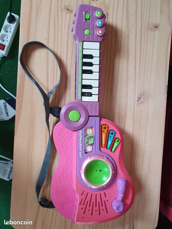 Guitare synthétiseur enfant (image 1)