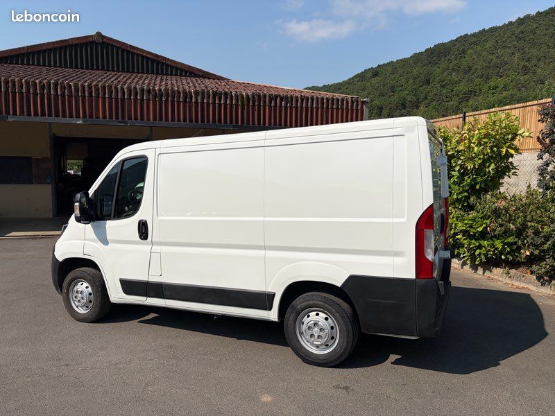 Peugeot boxer 330 l1h1 2.0 bluehdi 110 - finition premium – 3 places – 74 821 km (image 6)