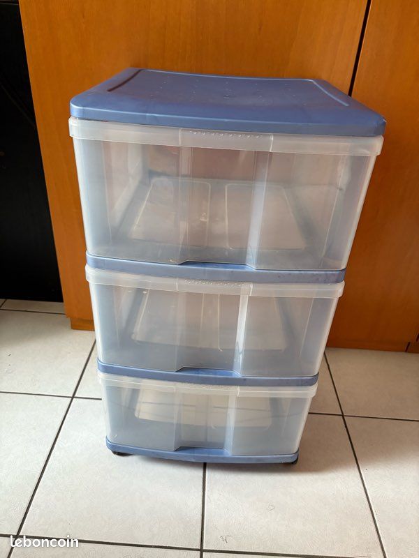 Tour de rangement (image 1)