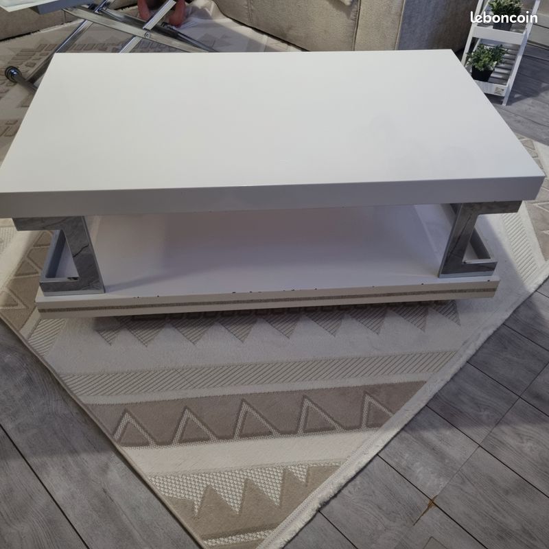 Table basse blanche (image 3)