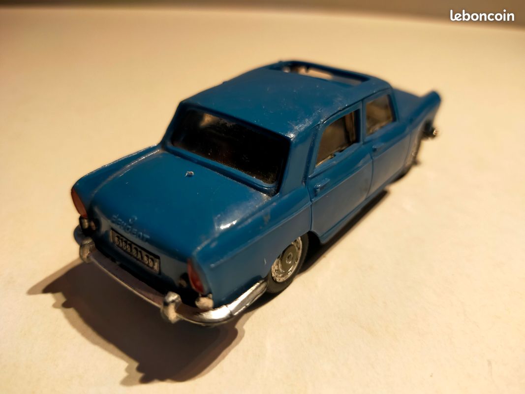 Peugeot 404 Rouge Avec Caravane Henon – Norev Plastique 1/43 (sans Boîte)