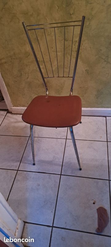 Chaise en sky et fer (image 2)