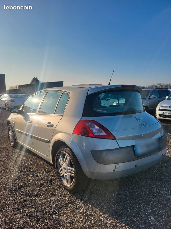 Renault megane 1.4 16v 102000 km clim - Voitures