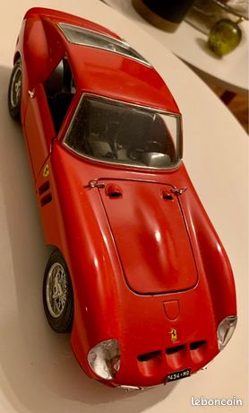 Ferrari 250 Burago 1/18 – Rouge – Comme Neuve En Boîte – PROMO