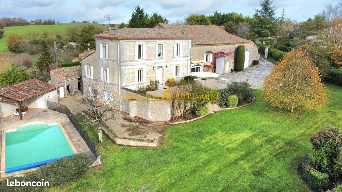 Maison 5 pièces 236 m² · à Champniers · 236 m² · 480 000 €