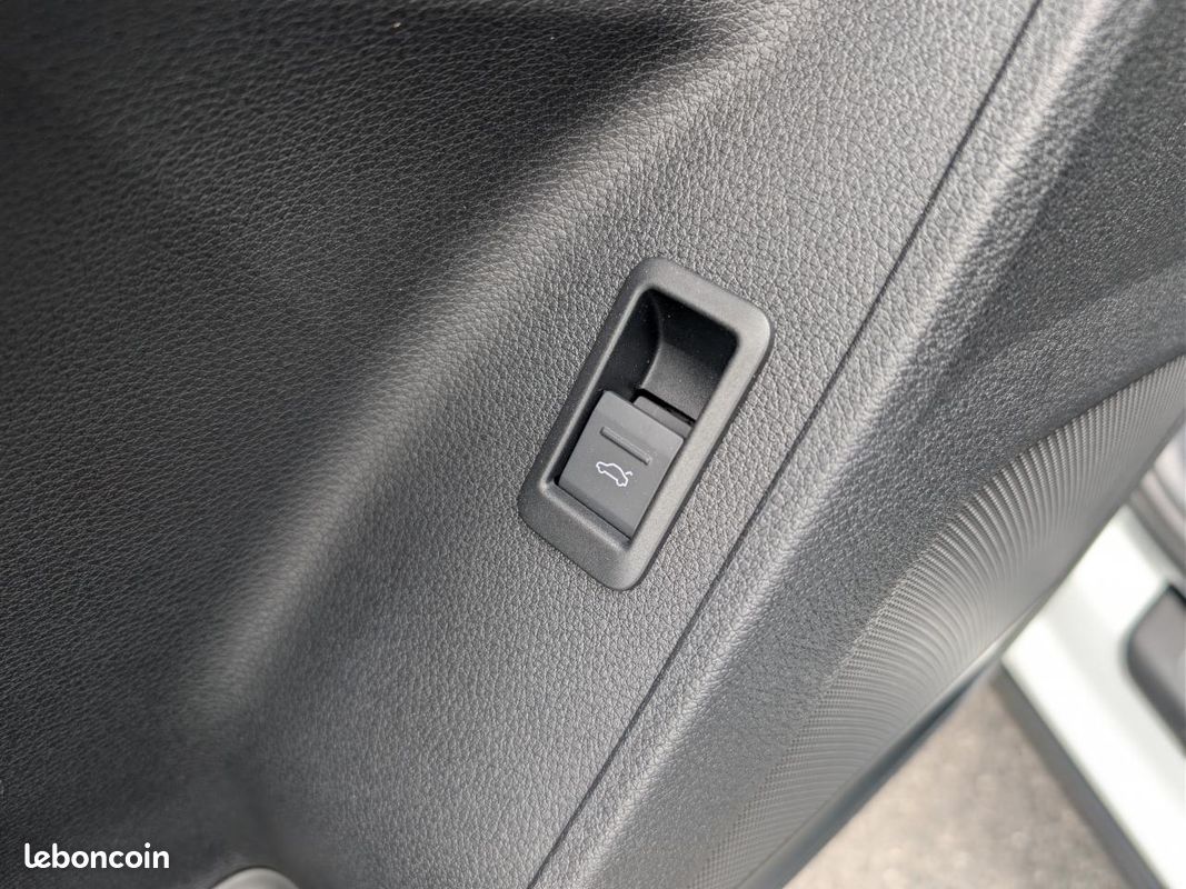 AUDI Q3 Sportback 35 TDI 150 ch Design S-tronic 7 (image 21)