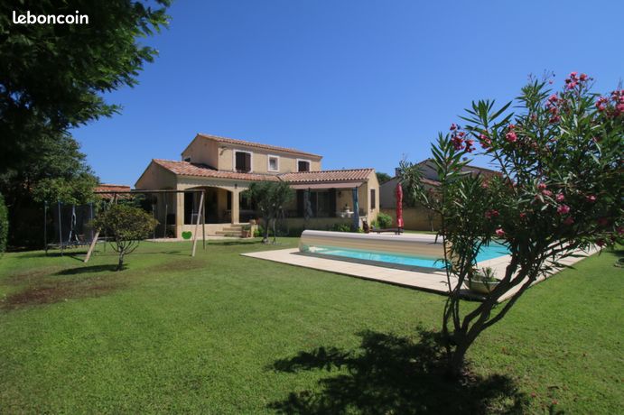 Villa 8 pièces 180 m²