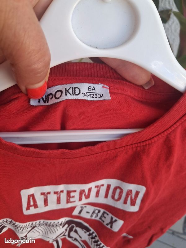 Tee-shirt rouge (image 4)