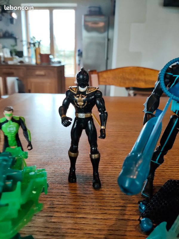Divers figurines super héros (image 6)