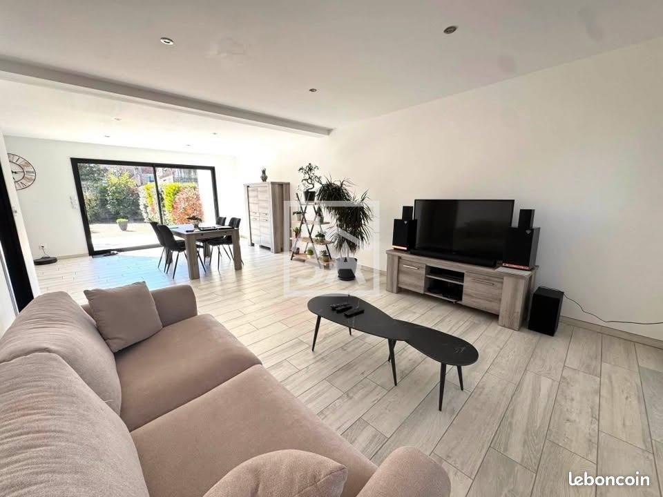 Maison 8 pièces 160 m² · à Calais · 160 m² · 356 000 €