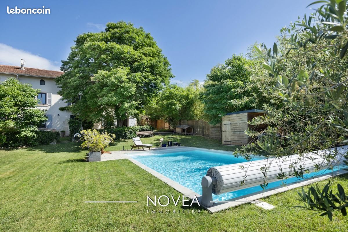Maison 6 pièces 211 m² · à Reyrieux · 211 m² · 649 000 €