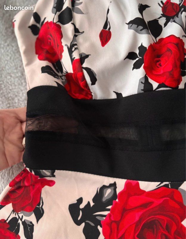 Robe Rétro à Fleurs Rouge Mini Boden - Taille 9/10 Ans - Occasion Très Bon État - Modèle ST819