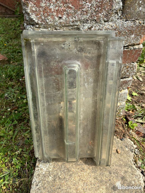 Vends briques et tuiles mécaniques et en verre (image 3)