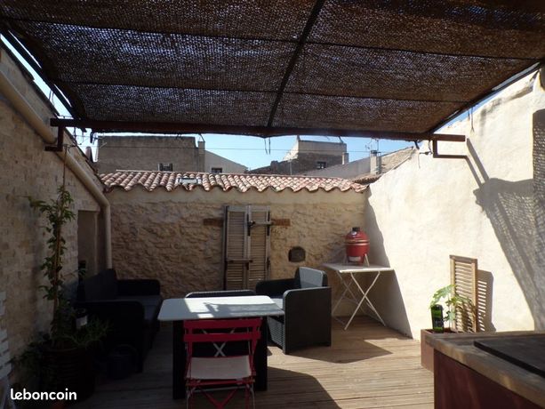 Maison de ville avec terrasse Tropezienne à la Tour d'Aigues