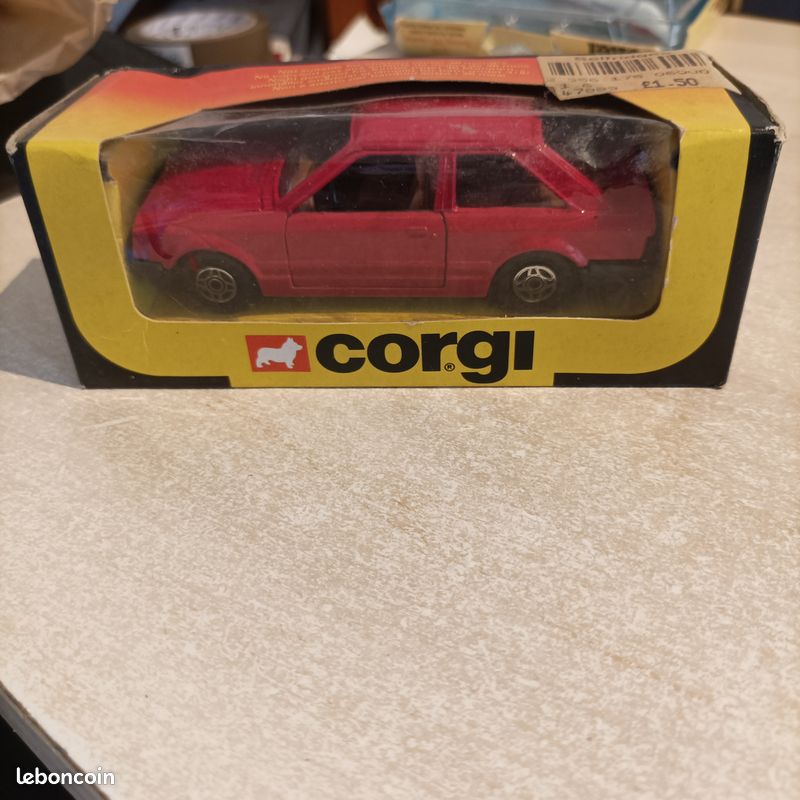 Corgi: Ford Escort (image 1)