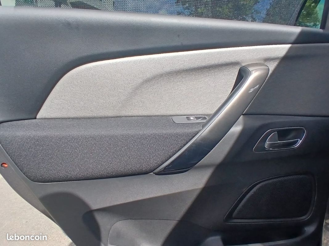 CITROEN C4 SPACETOURER PureTech 130 SS Shine (image 35)