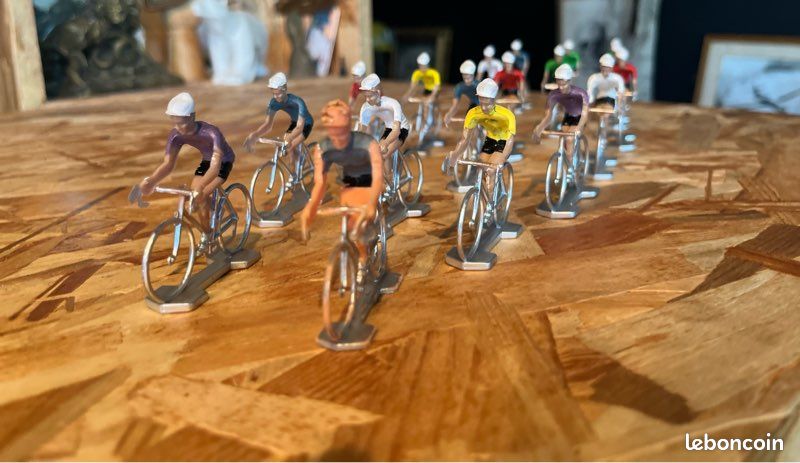 Collection De 15 Figurines Cyclistes Cofalu - Tour De France 1983 - Peintes Main