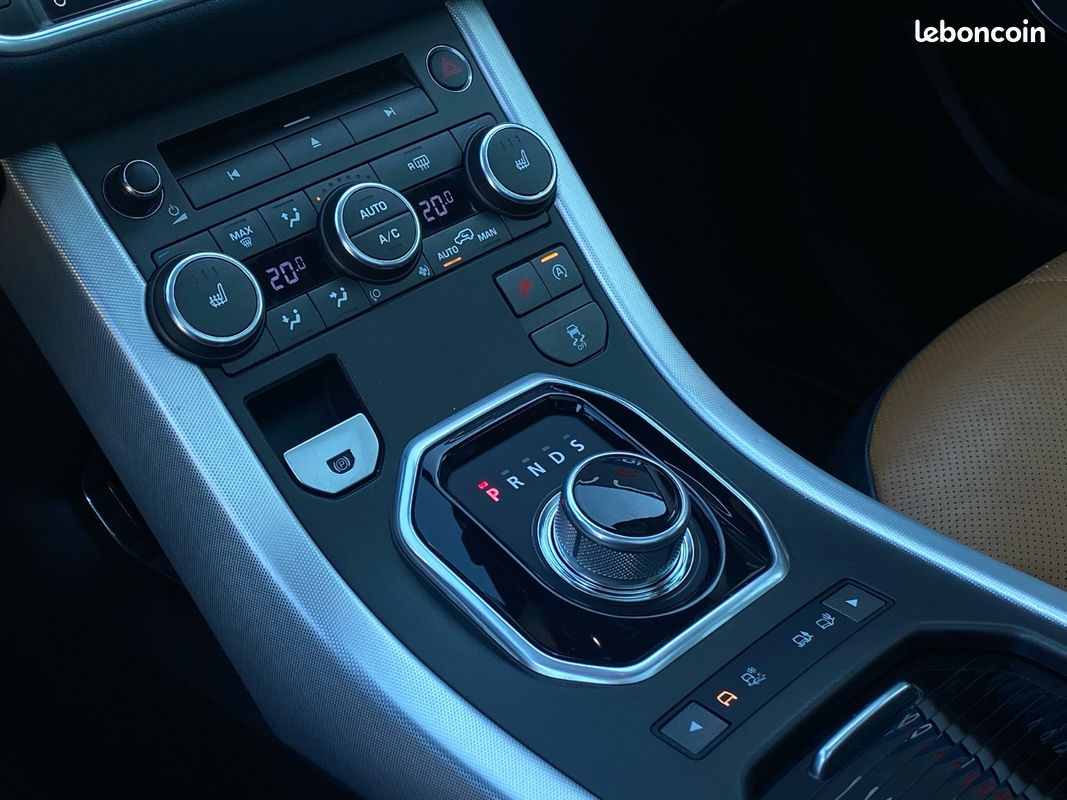 Land Rover RANGE ROVER EVOQUE I HSE Phase 2 / 2.0 TD 4WD BVA 9 180 cv / TOIT OUVRANT / MERIDIAN SON / SIEGES CHAUFFANTS / HAYON ELECTRIQUE / CLIM AUTO (image 18)