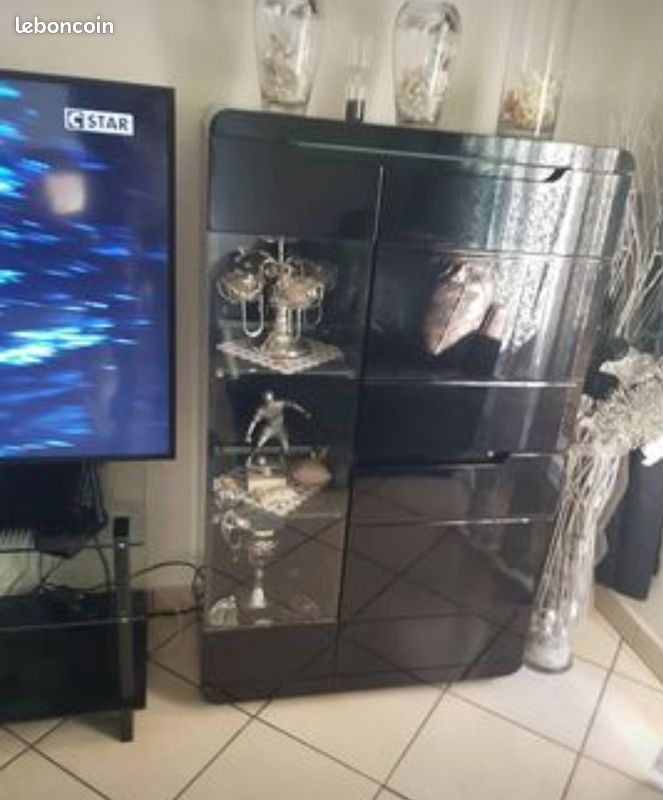 Vends vitrine plus meuble tv (image 1)
