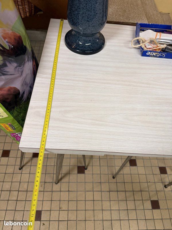 Divers table en formica et chaises (image 7)