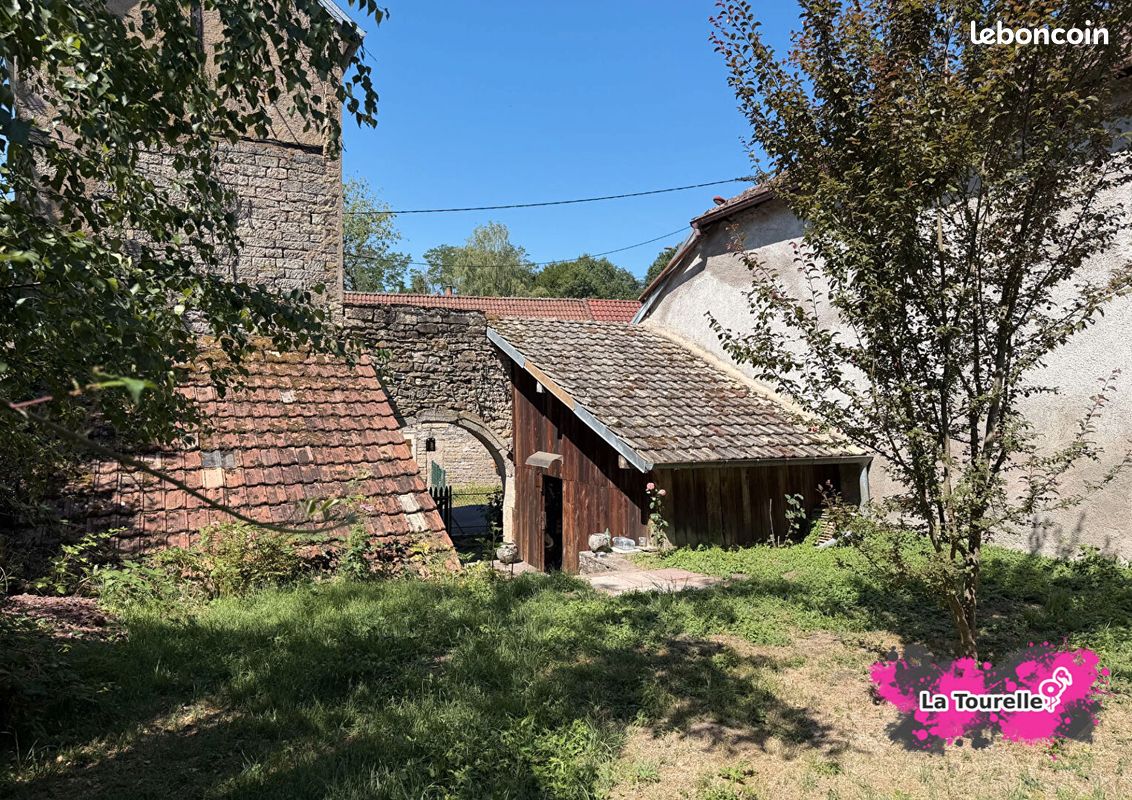 Maison 2 pièces 56 m² · à Clairegoutte · 56 m² · 35 000 €