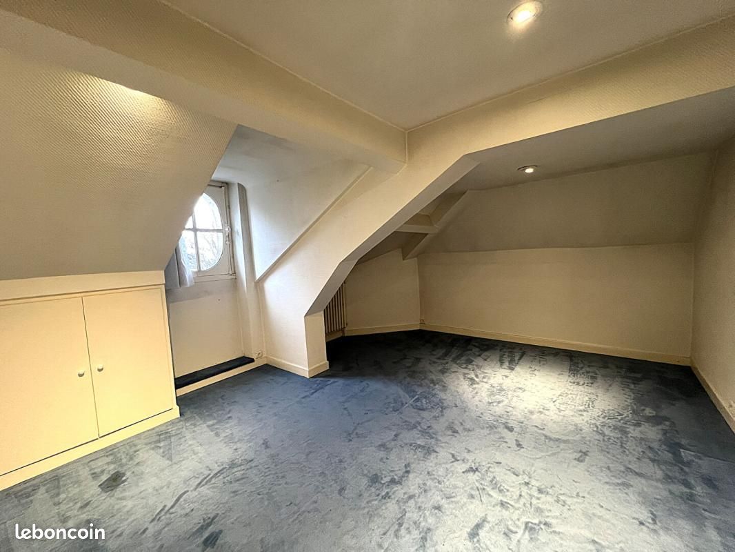 Local 496 m² (image 11)