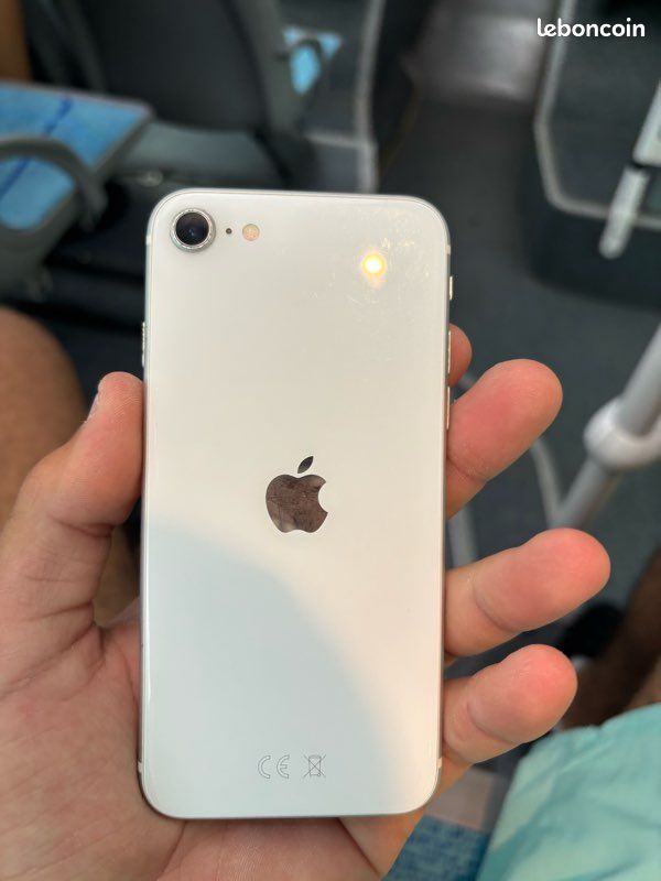 IPhone se 2020 (image 1)
