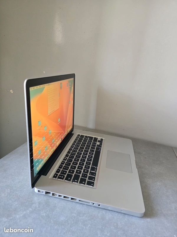 Mac Book pro (image 4)