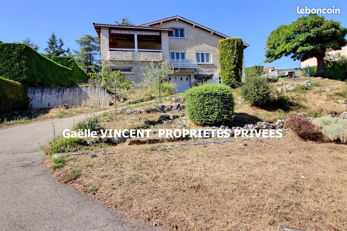 Maison 5 pièces 121 m² · à Bourg-Argental · 121 m² · 219 000 €