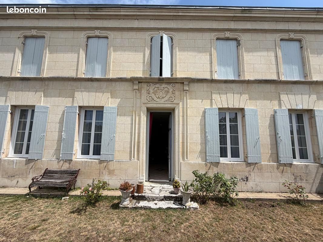Maison 7 pièces 271 m² · à Corme-Écluse · 271 m² · 621 600 €