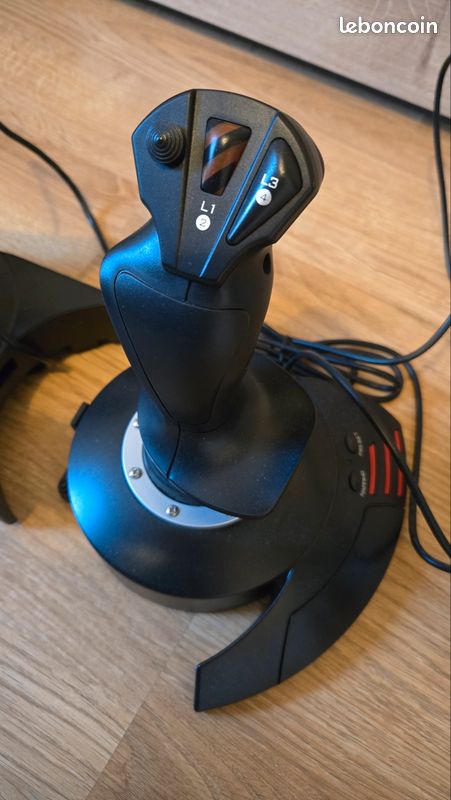 Thrustmaster T-Flight Hotas X Joystick avec manette des Gaz détachable🤩🤩🤩💥💯💥 Livraison dispo | Used - like new | MAD580.00 | Marrakech, Marrakesh-Tensift-El Haouz