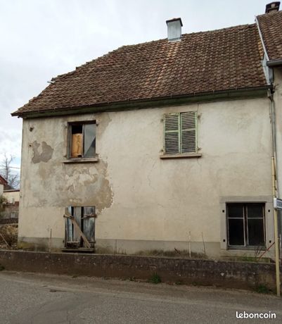 Maison mitoyenne 140m2 à restaurer centre village