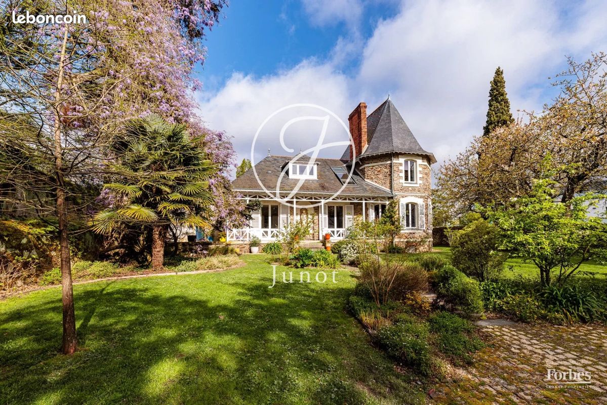 Maison 8 pièces 246 m² · à Nantes · 246 m² · 1 560 000 €