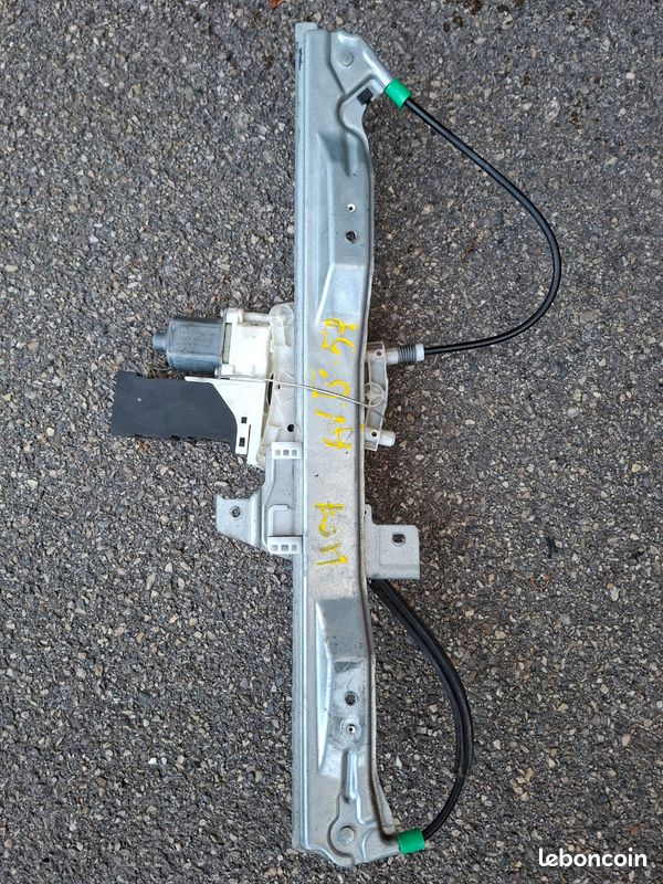 Leve vitre 407 avg (image 1)