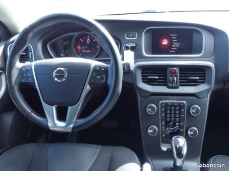 Volvo V40 D2 120CH MOMENTUM BUSINESS GEARTRONIC (image 14)