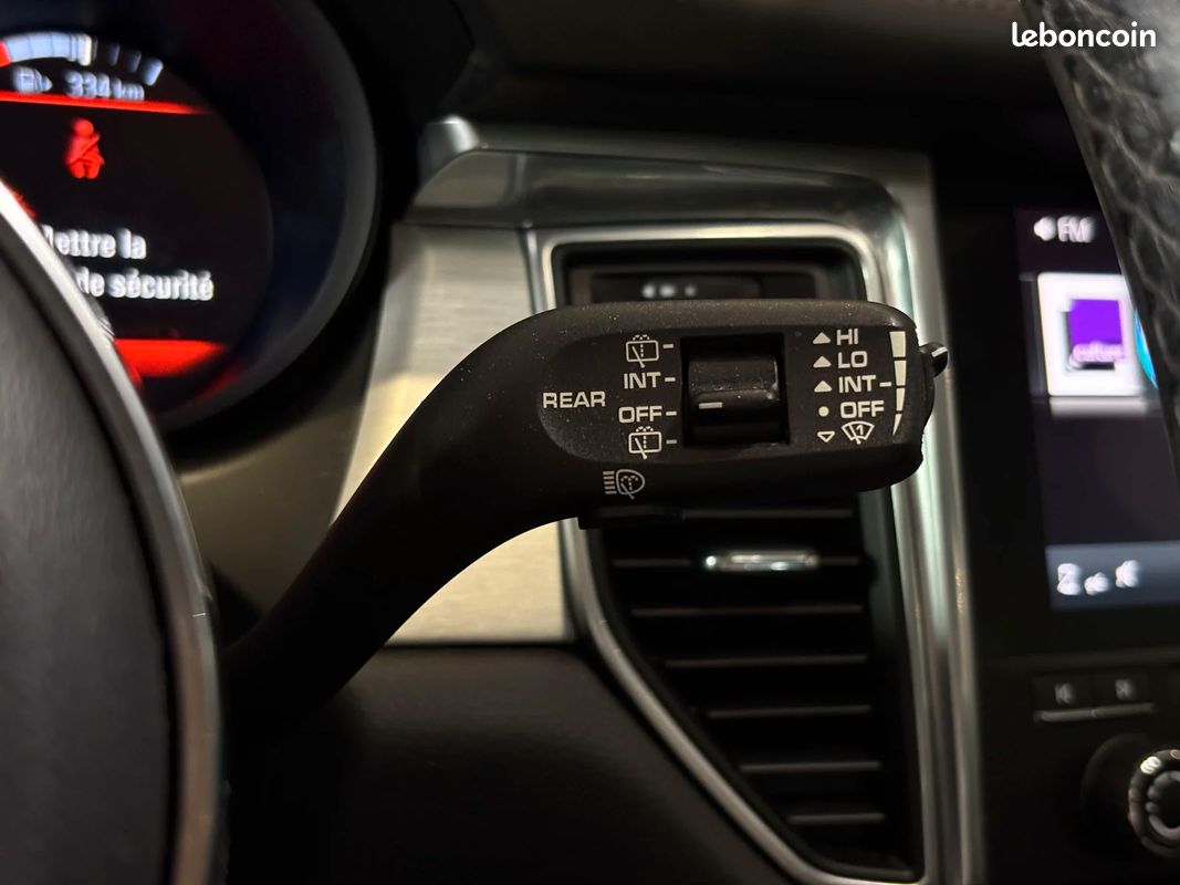 Porsche MACAN 3.6L 440CH Turbo mit Performance Paket (image 14)