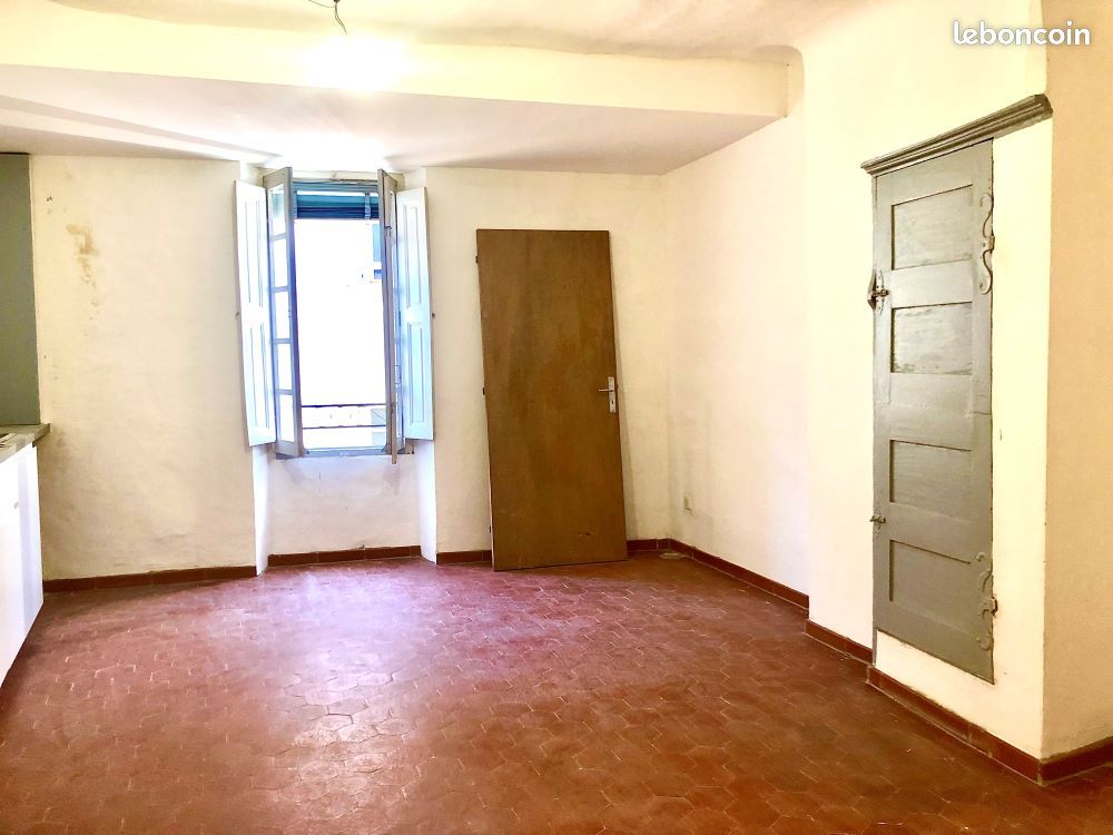 Appartement 4 pièces 85 m² · à Cotignac · 85 m² · 160 000 €