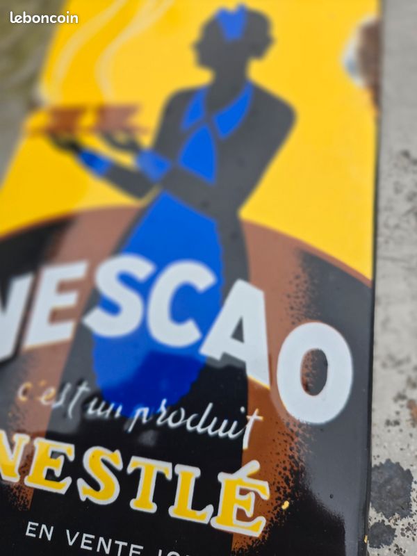 Plaque Publicitaire Métal émaillé Nestlé – 20x30cm Bombée Relief, Neuve
