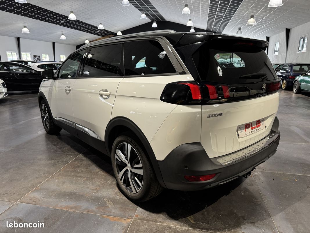 Peugeot 5008 1.5 EHDI 130CH ALLURE 7 PLACES (image 3)